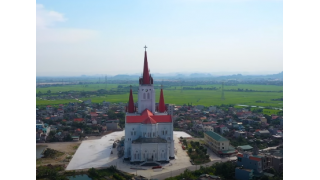 Khám Phá Nhà Thờ Lãng Vân - Thánh Đường Lớn Nhất Đông Nam Á